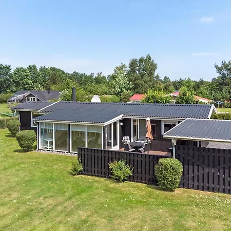 Awesome In With Kitchen Holiday home
